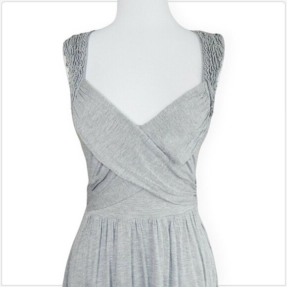 Bebe Heather Gray Stretch Knit Open Back Raw Edge Ruffle Detail Dress Lined M - Picture 2 of 4